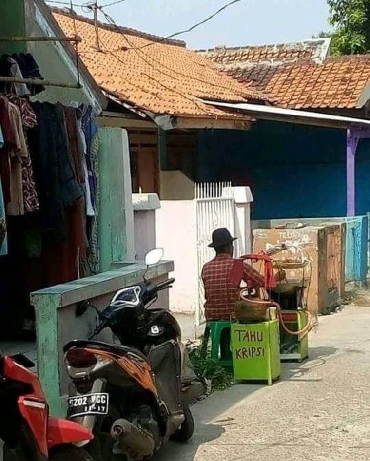 Gambar Ini Janggal Banget